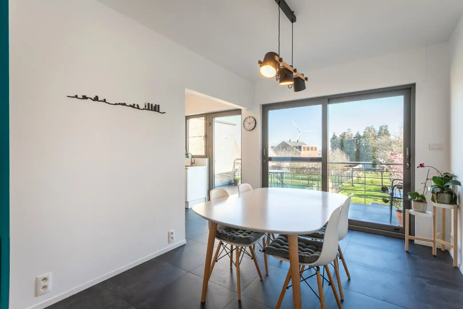 Bel-étage te koop met 3 slpks, terras en garage foto 7