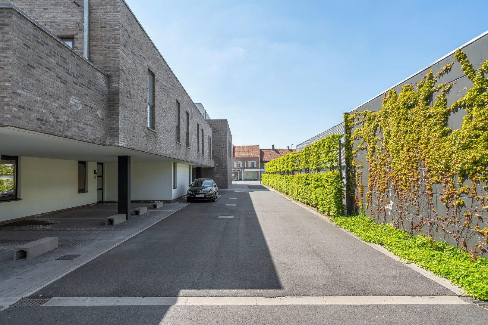 Lichtrijk gelijkvloers appartement met privé tuintje foto 20