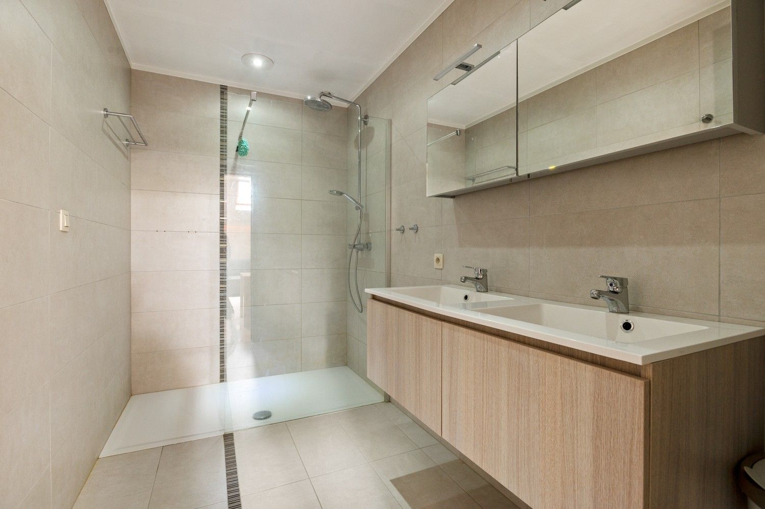 Huis met 3 slaapkamers, studio en tuin te Borsbeek! foto 26