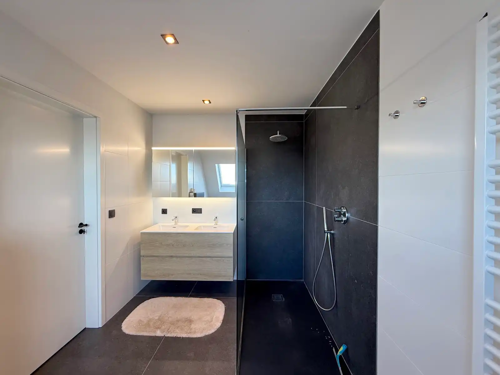 Gemeubeld appartement met 3 slaapkamers, terras en garage foto 29