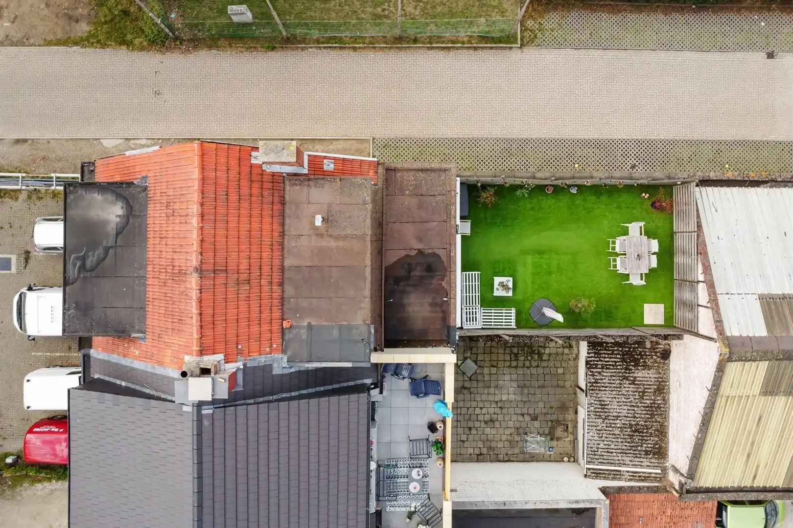 Woning met doorrit en ruime opslag – multifunctioneel eigendom foto 27