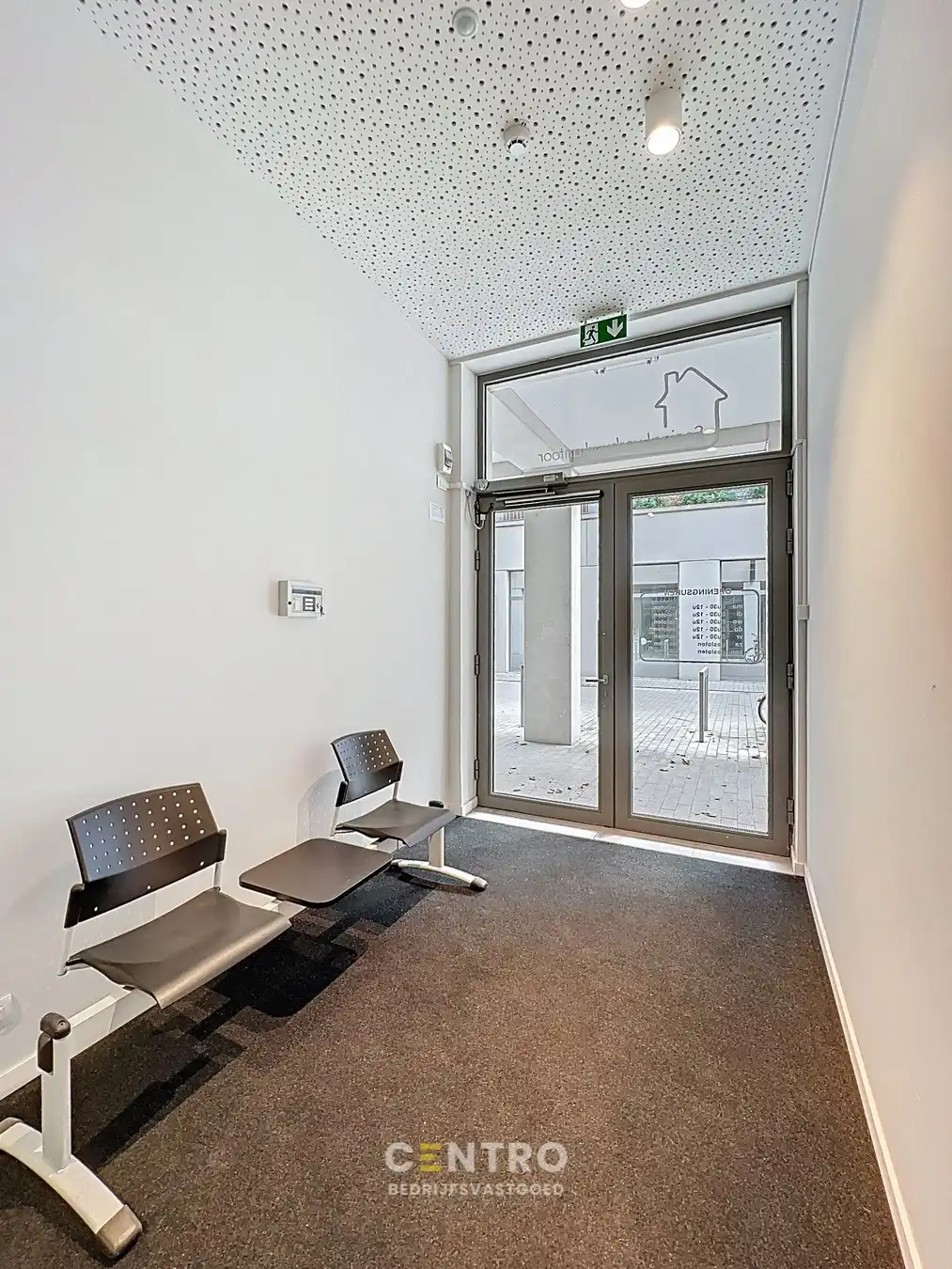 Modern kantoor (± 825 m²)  met 20 ondergrondse  parkeerplaatsen op een rustige, vlot bereikbare locatie te Roeselare (Noordhof), ideaal voor vrije beroepen en zelfstandigen. foto 21
