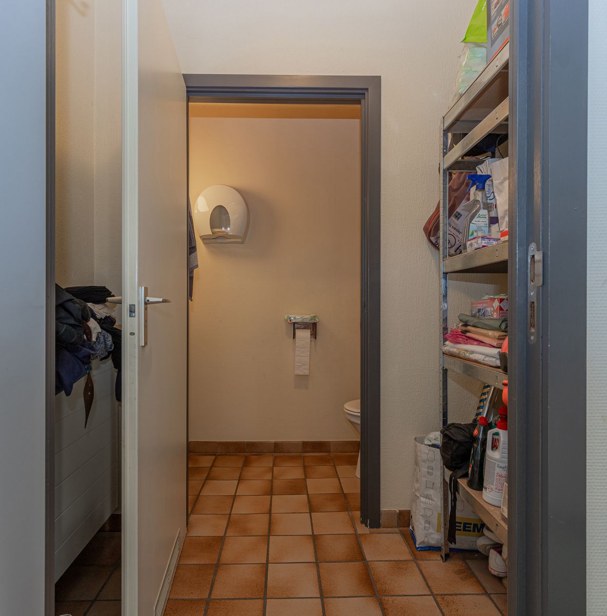 Polyvalent gebouw met appartement in hartje Malderen foto 11