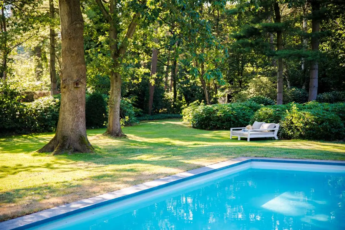 Stijlvol gerenoveerde villa op een uitzonderlijk groen perceel in Kapellenbos foto 9