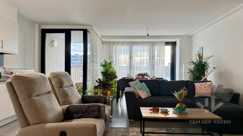 GEZELLIG 2-SLPK APPARTEMENT OP EEN TOP LOCATIE! foto 4
