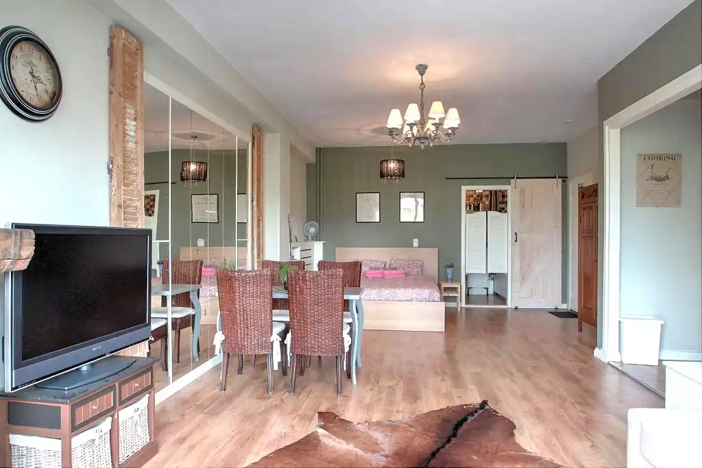 Studio met prachtig uitzicht in hartje Antwerpen foto 2