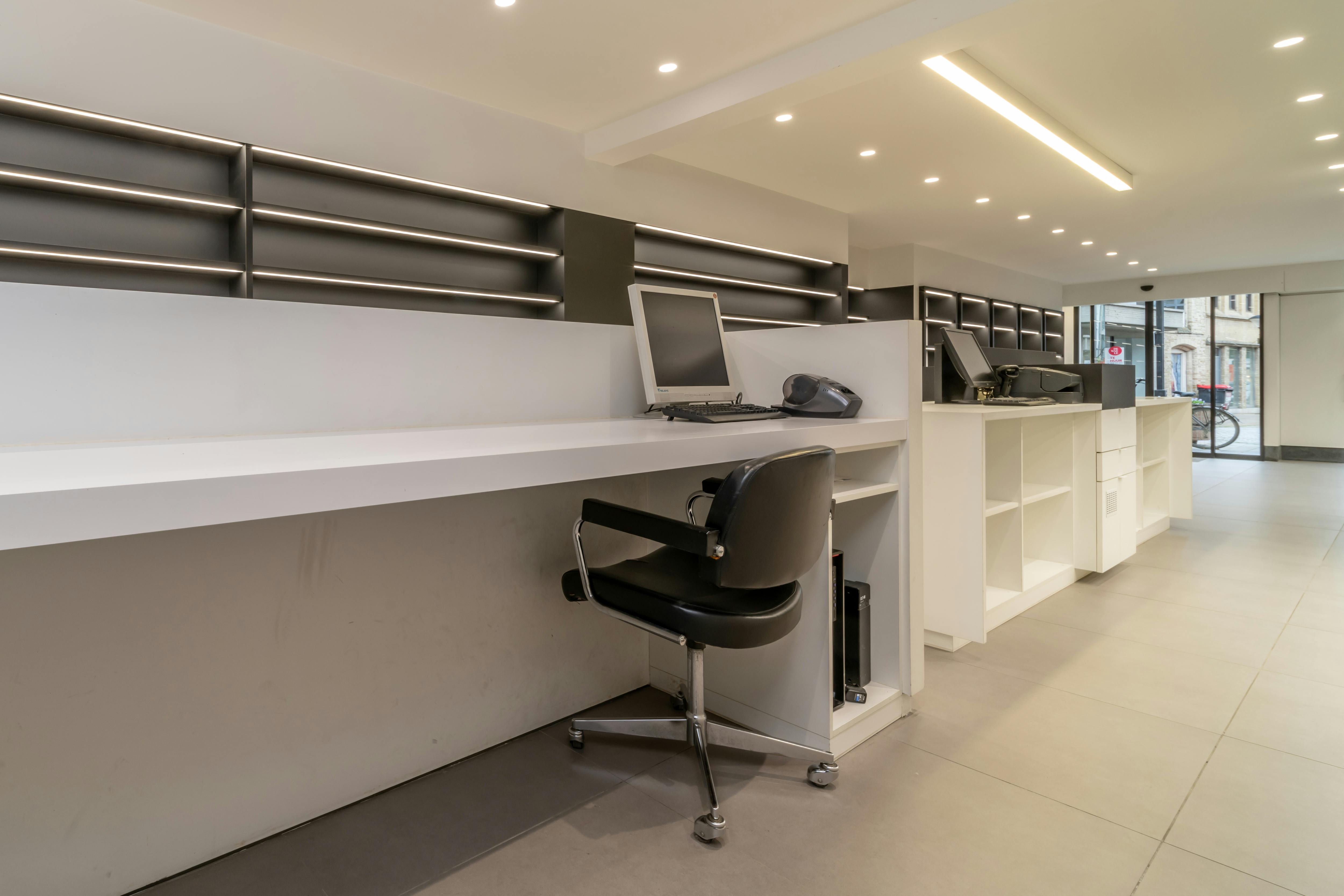 Riante woning met handelsgelijkvloers te koop in het centrum van Veurne. foto 25