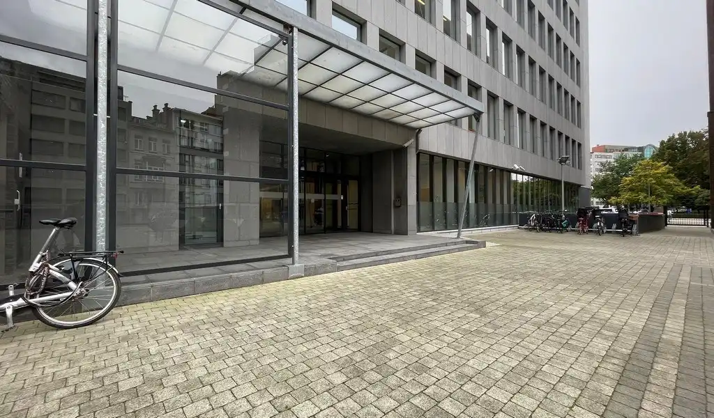 Instapklare kantoren te huur aan Stadspark in Antwerpen foto 20