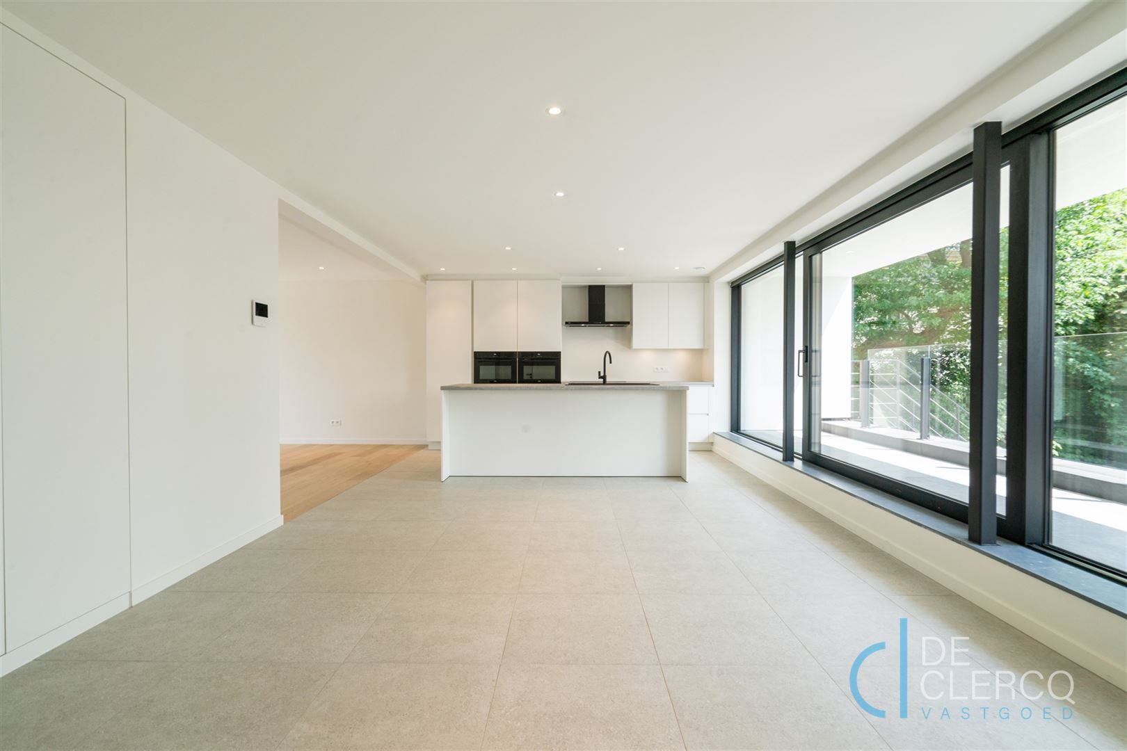 Piekfijn gerenoveerd appartement te koop, centrum Lochristi! foto 4