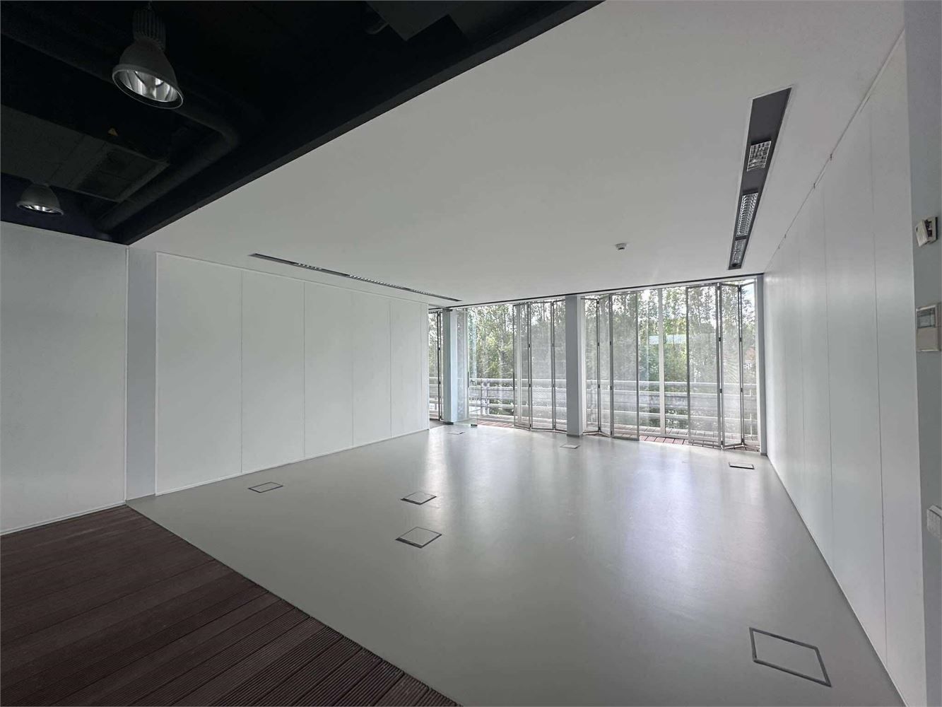 UNIEKE KANTOREN MET PARKING EN VERSCHILLENDE OPPERVLAKTES foto 18