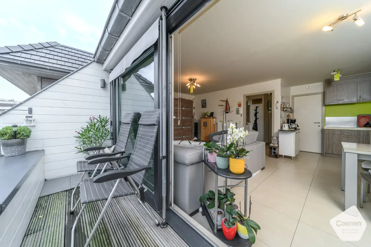 Instapklaar appartement met 2 slaapkamers, 2 terrassen en staanplaats in hartje De Panne foto 2