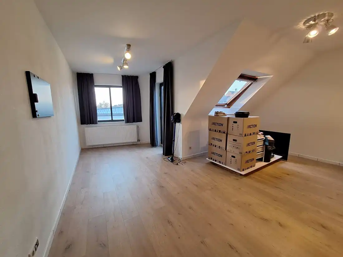 Instapklaar appartement met terras en autostandplaats in hartje Beringen foto 7