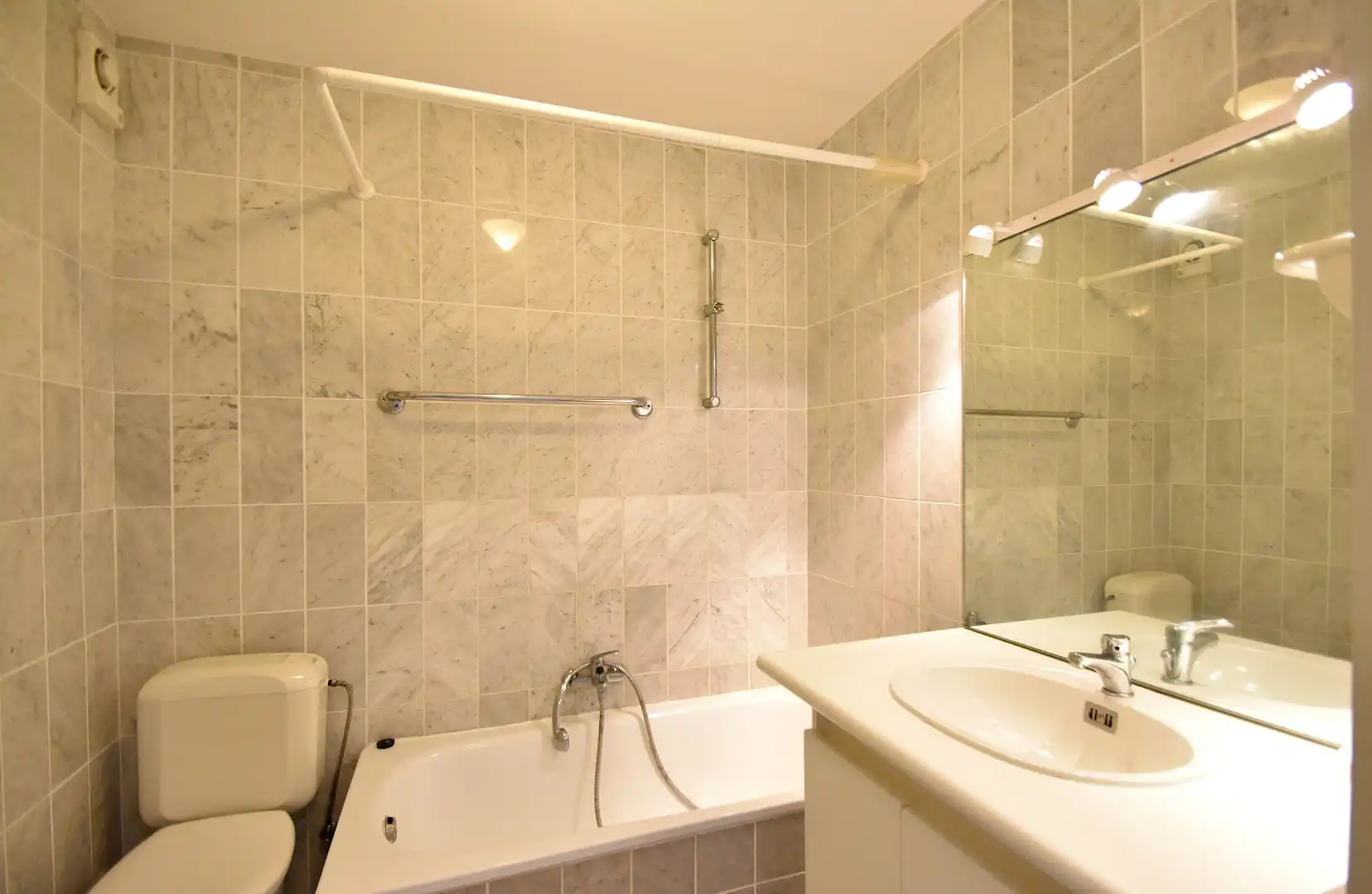 Residentie Tower Palace – Instapklare studio in het centrum van De Haan foto 8