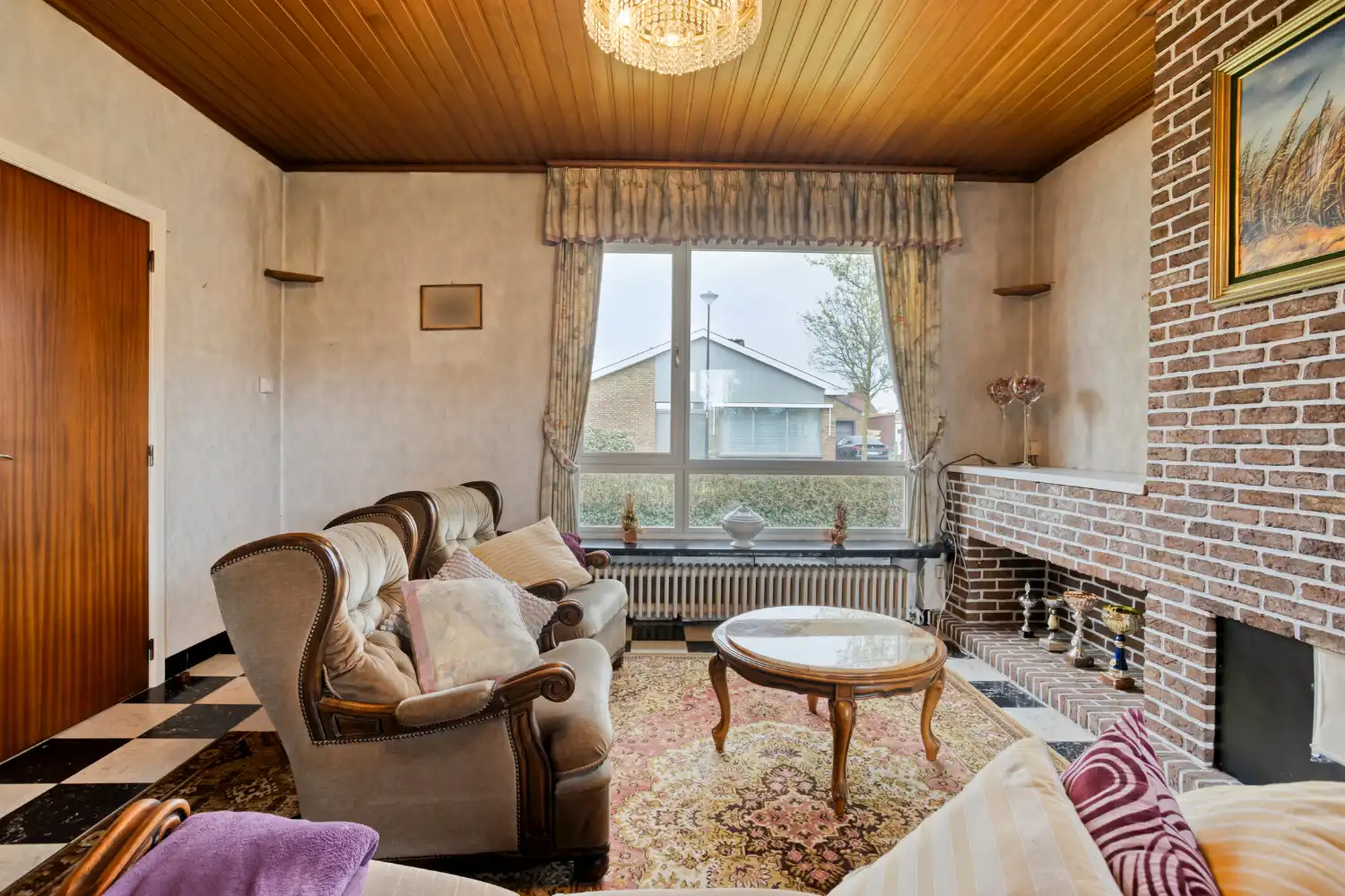 Verzorgde bungalow op topligging met 2 slaapkamers, inpandige garage en zonnige tuin foto 4