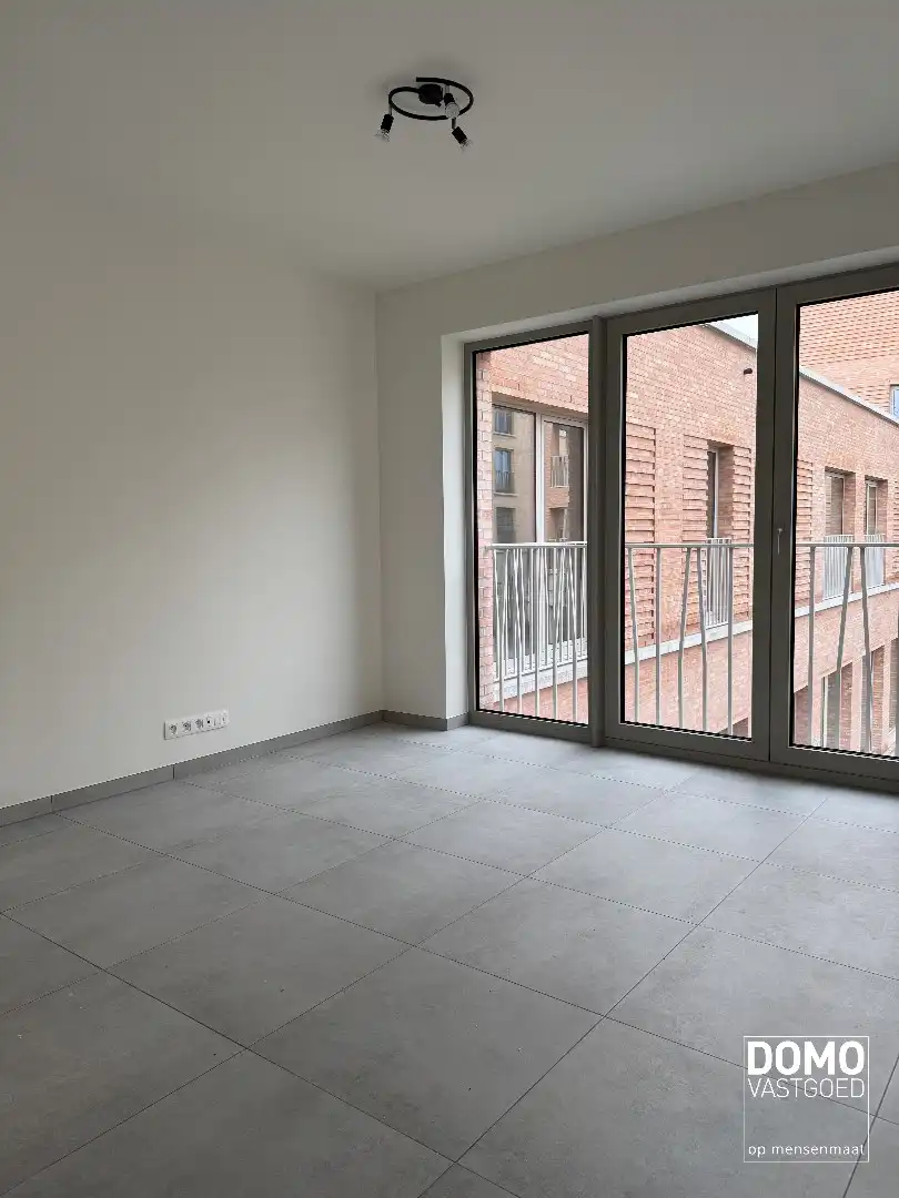 NIEUWBOUWAPPARTEMENT MET 2 SLAAPKAMERS, TERRAS, ONDERGRONDSE AUTOSTANDPLAATS EN KELDERBERGING IN RESIDENTIE "DE KWINT" TE ZONHOVEN foto 6