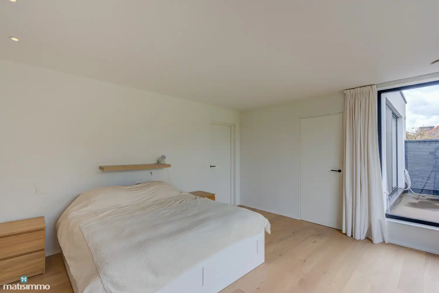 MODERNE VILLA MET INGEBOUWD ZWEMBAD, 3 SLAAPKAMERS EN PRAKTIJKGEDEELTE IN RUSTIGE OMGEVING TE WELLEN foto 18