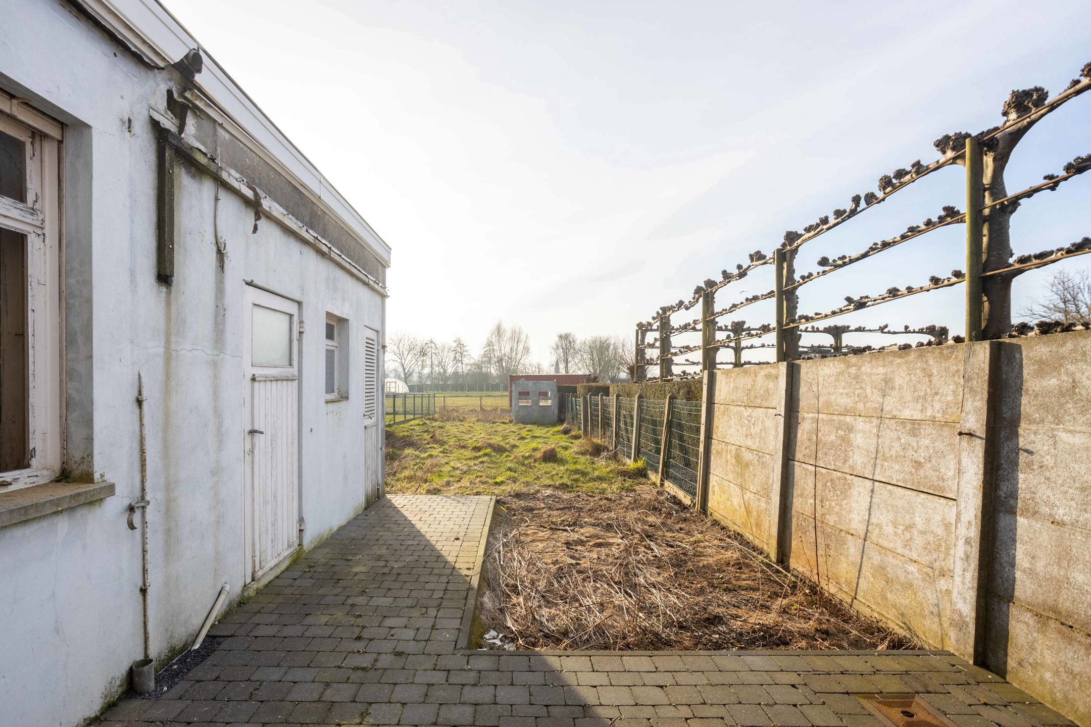 Te renoveren halfopen bebouwing met veel potentieel foto 20