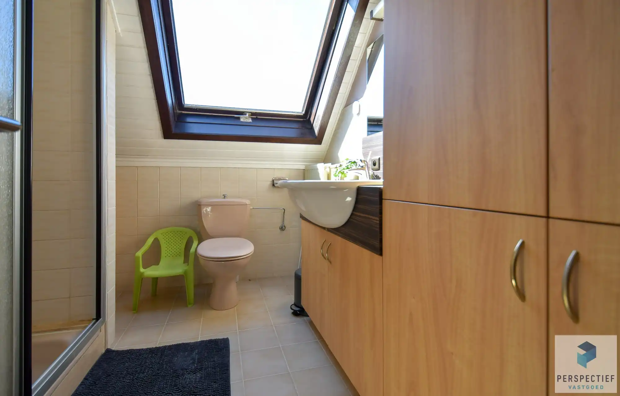 Centraal gelegen ruime woning met 3 slaapkamers - garage en grote tuin op 615 m² foto 21