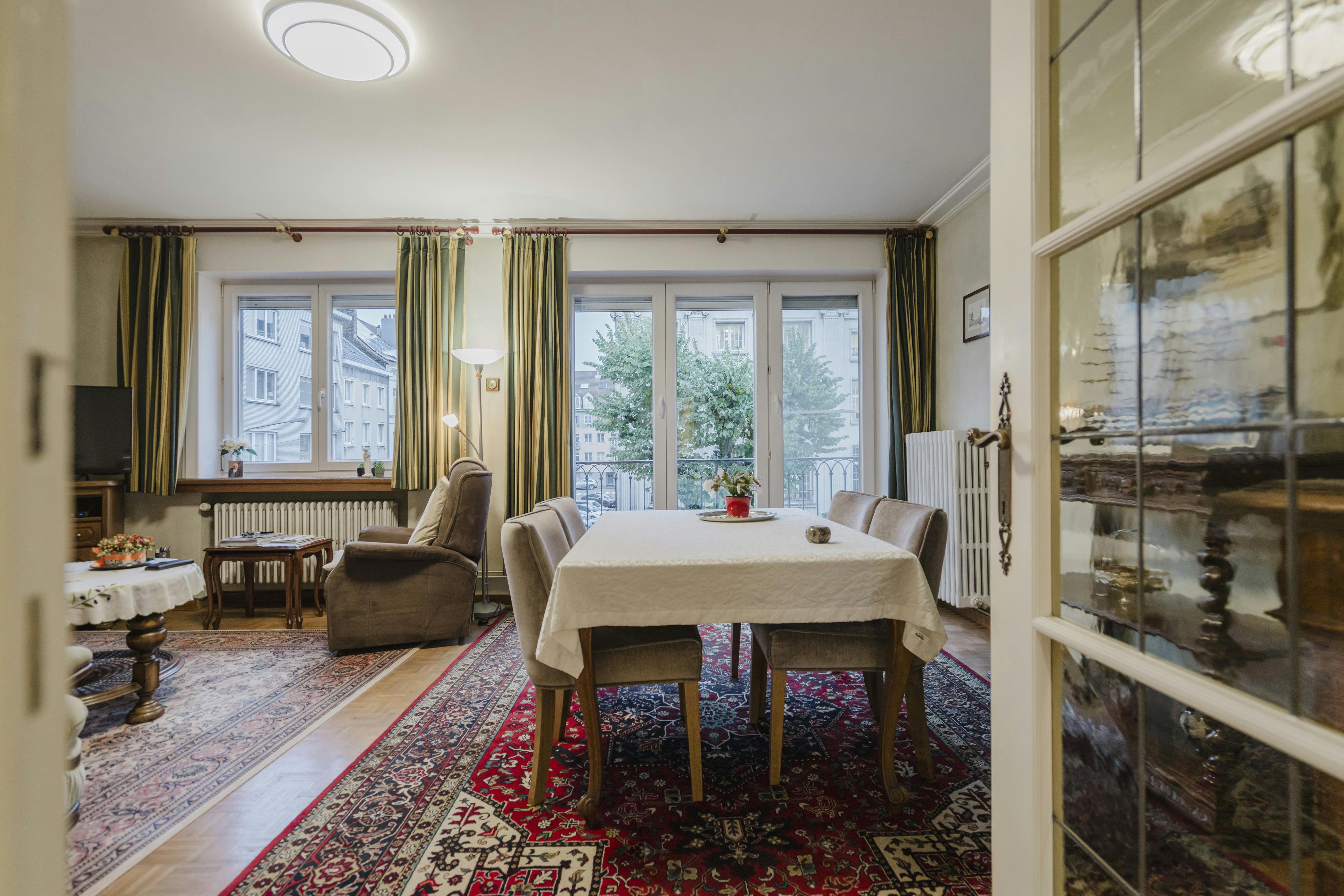 Ruim 3-slaapkamerappartement in centrum Kortrijk foto 5