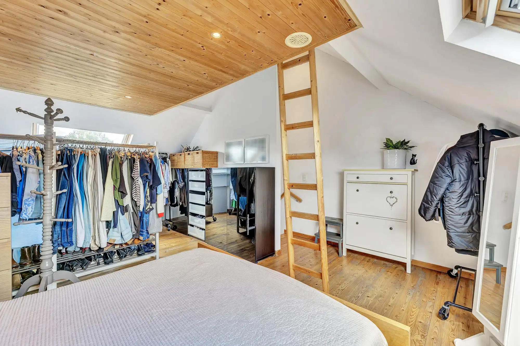 Instapklare woning met 3 slaapkamers, tuin en terras foto 23