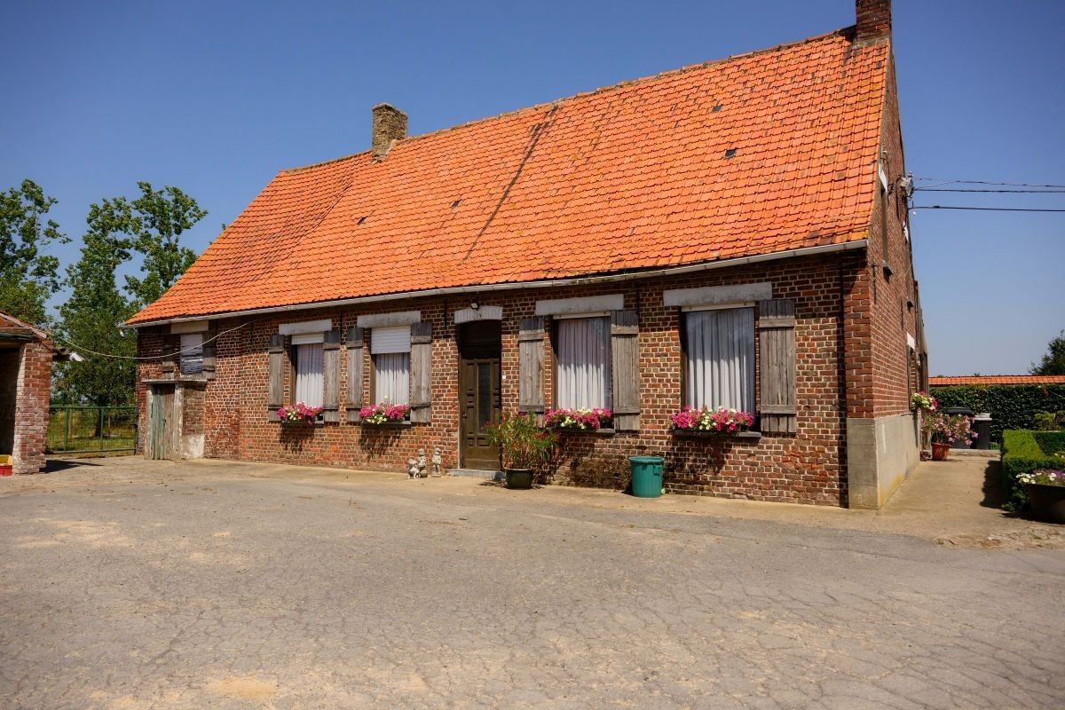 Zeer mooi gelegen hoeve met aanpalende landbouwgronden te koop te West-Vleteren foto 4