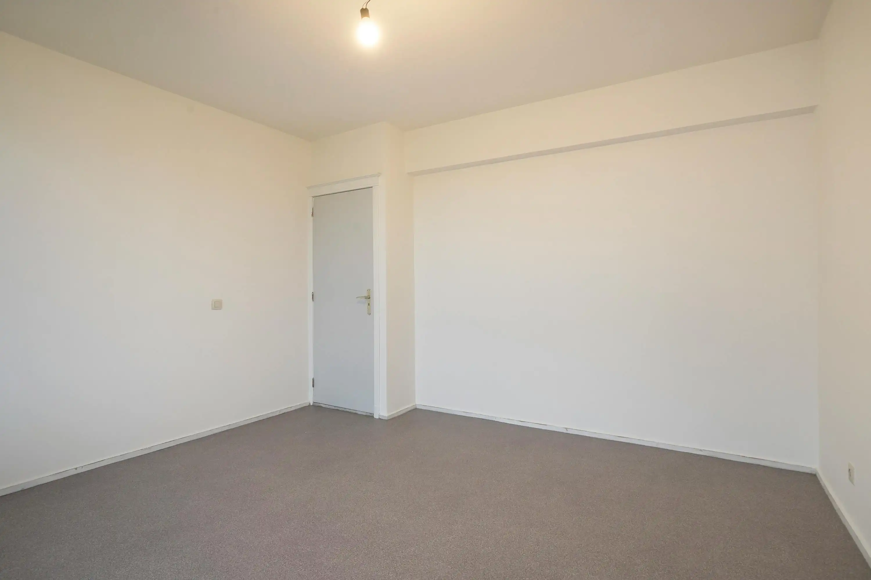 Drie slaapkamer appartement van 118 m² te koop in Borgerhout foto 11