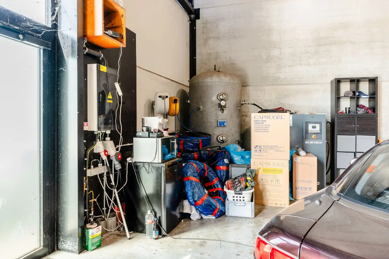 KMO-unit van 253 m² met 3 parkeerplaatsen en vergunde conciërgewoning foto 10