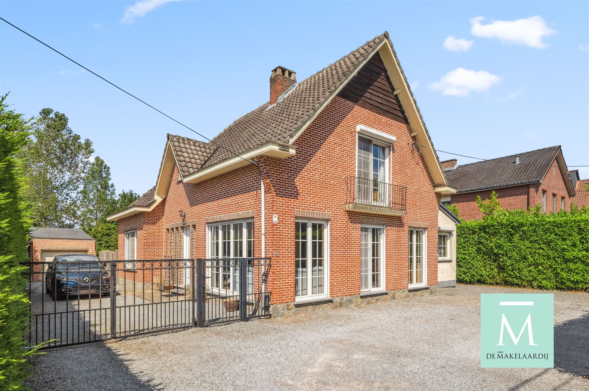 Ruime villa met aparte studio en prachtige tuin met zwembad foto 3