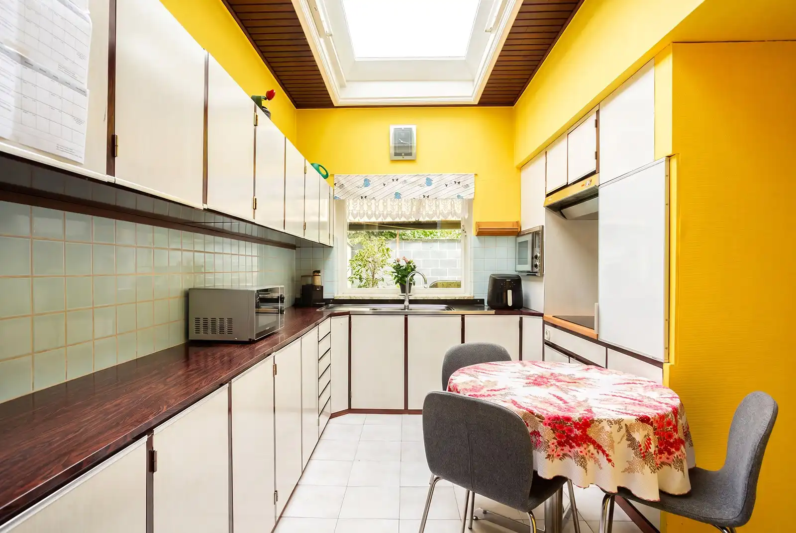 Woning met veel potentieel en zuidwestgerichte stadskoer  foto 8