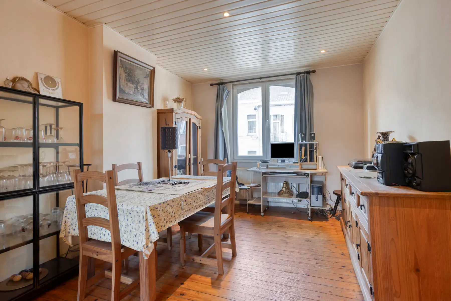 Te renoveren woning met zeer goede ligging! foto 7