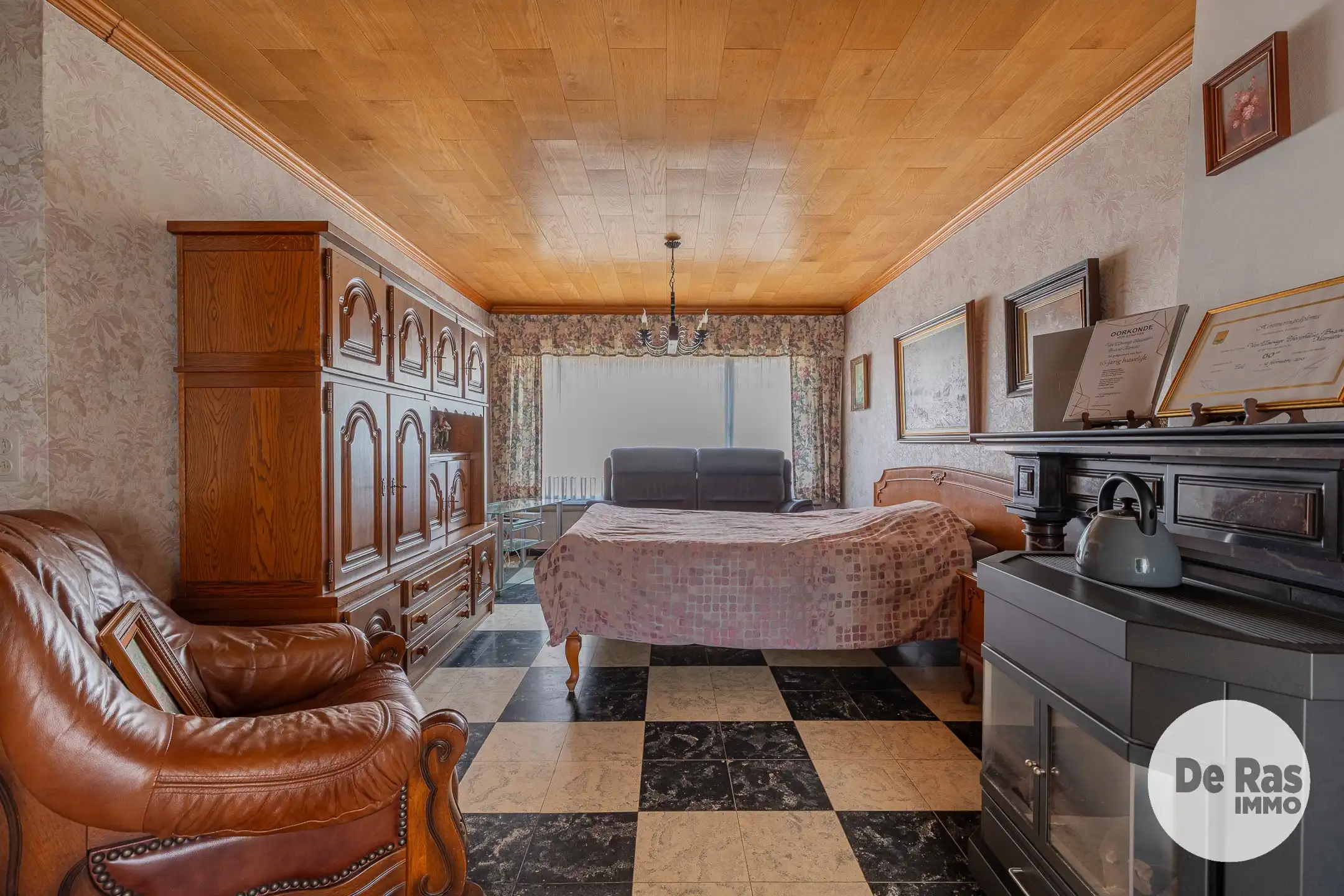 ZELE - Te renoveren woning met 3 kamers en leuke tuin foto 7