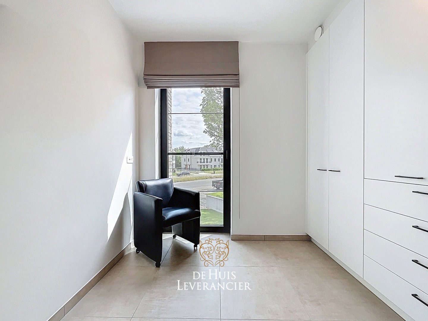 Discrete luxe & tijdloze elegantie : subliem nieuwbouwappartement met terras en gemeenschappelijk tuin te koop in Boechout foto 32
