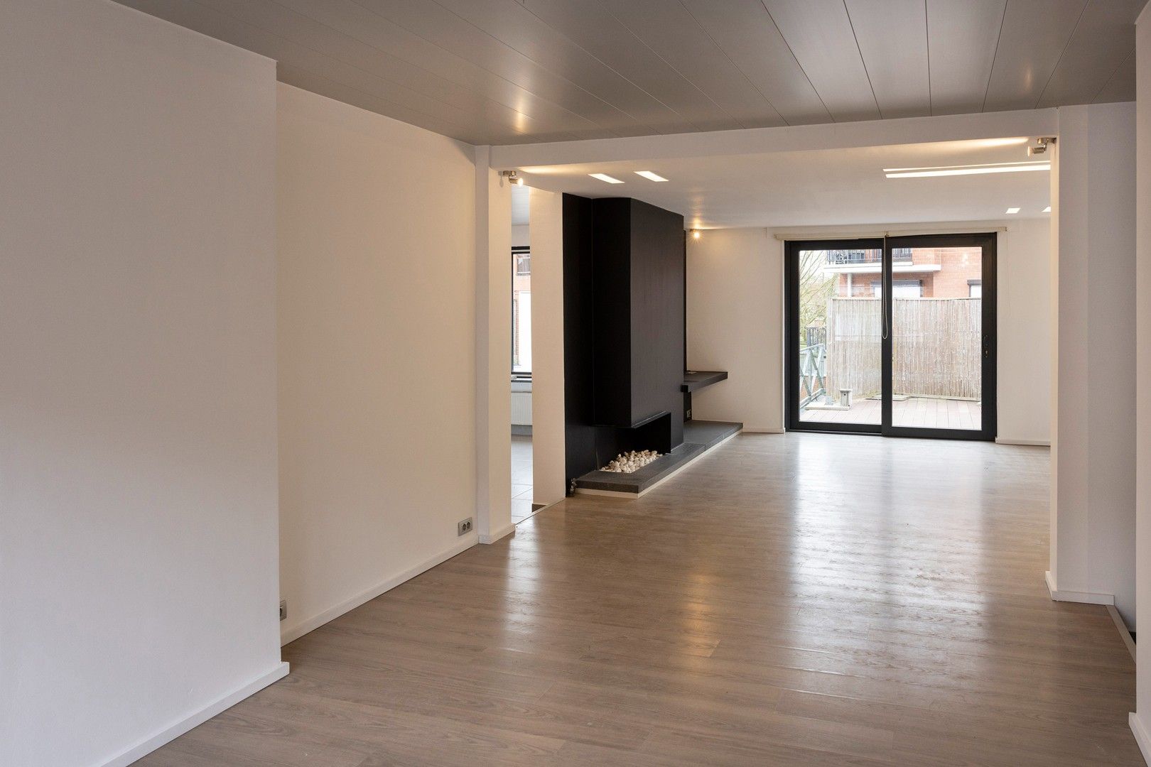 Meergezinswoning met handels/woongelijkvloers en twee extra appartementen centraal Meulebeke. foto 9