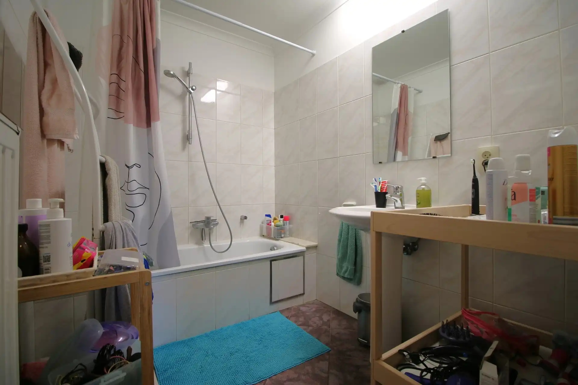Centraal appartement met parking foto 12