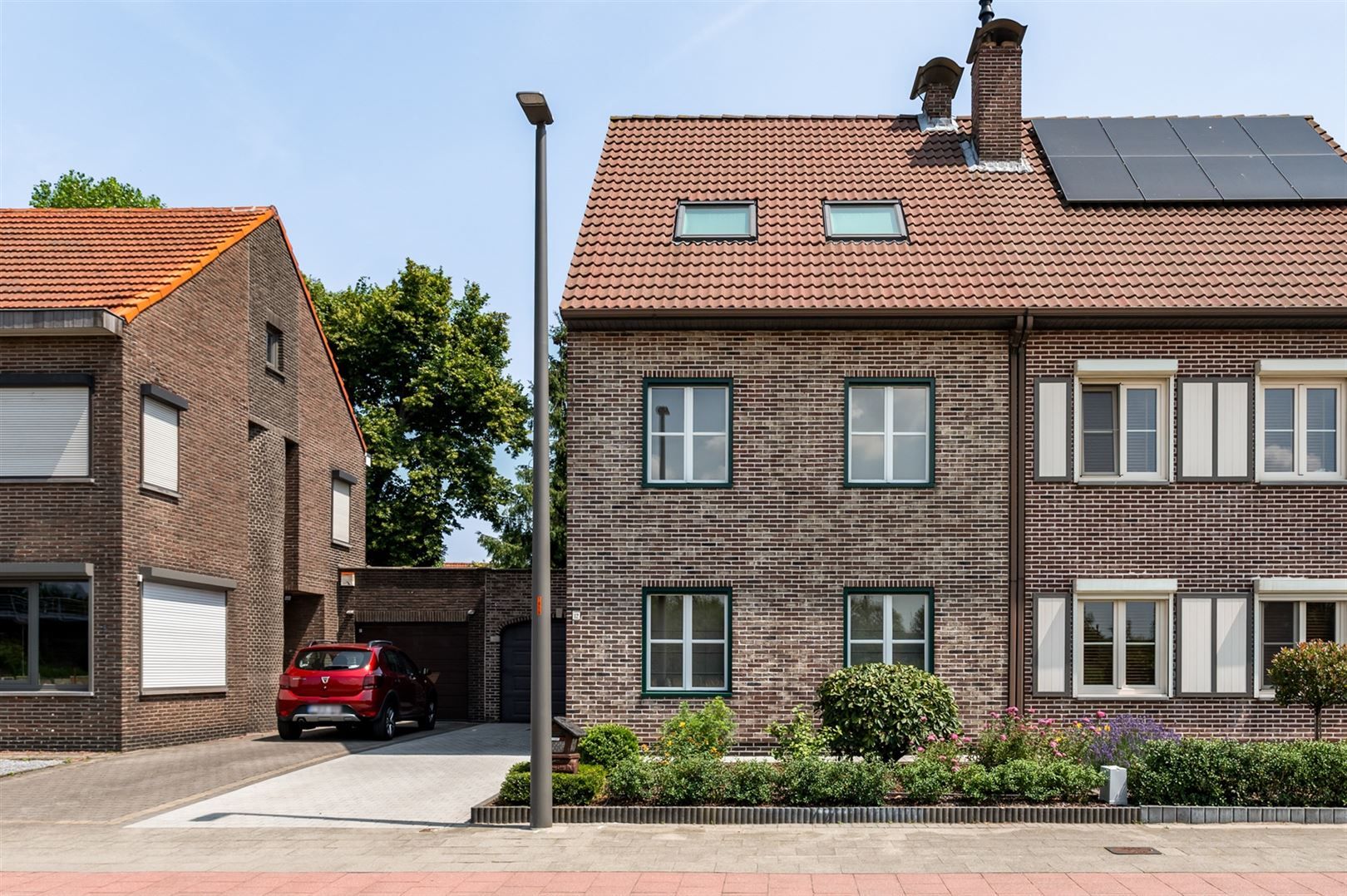 Perfect onderhouden halfopen woning met zonnige tuin. foto 18