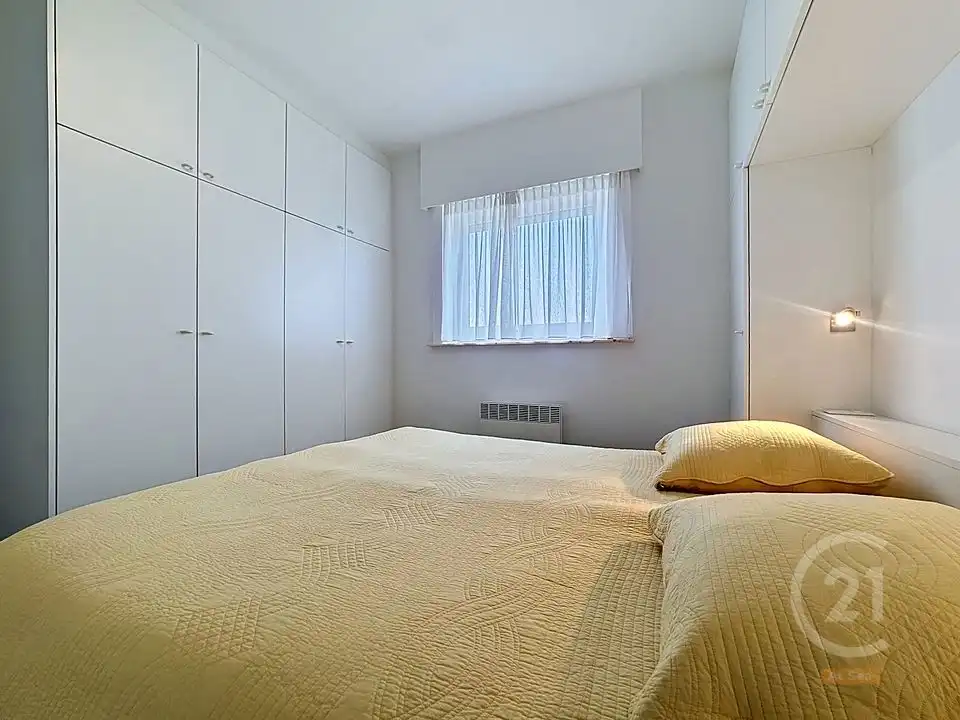 Prachtig 2-slaapkamerappartement met uniek zicht op de golf inclusief parkeerplaats foto 12
