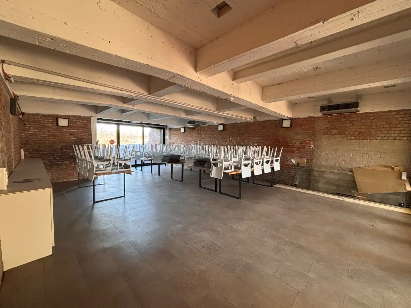 Gelijkvloers loftkantoor van 450m² met parking foto 9