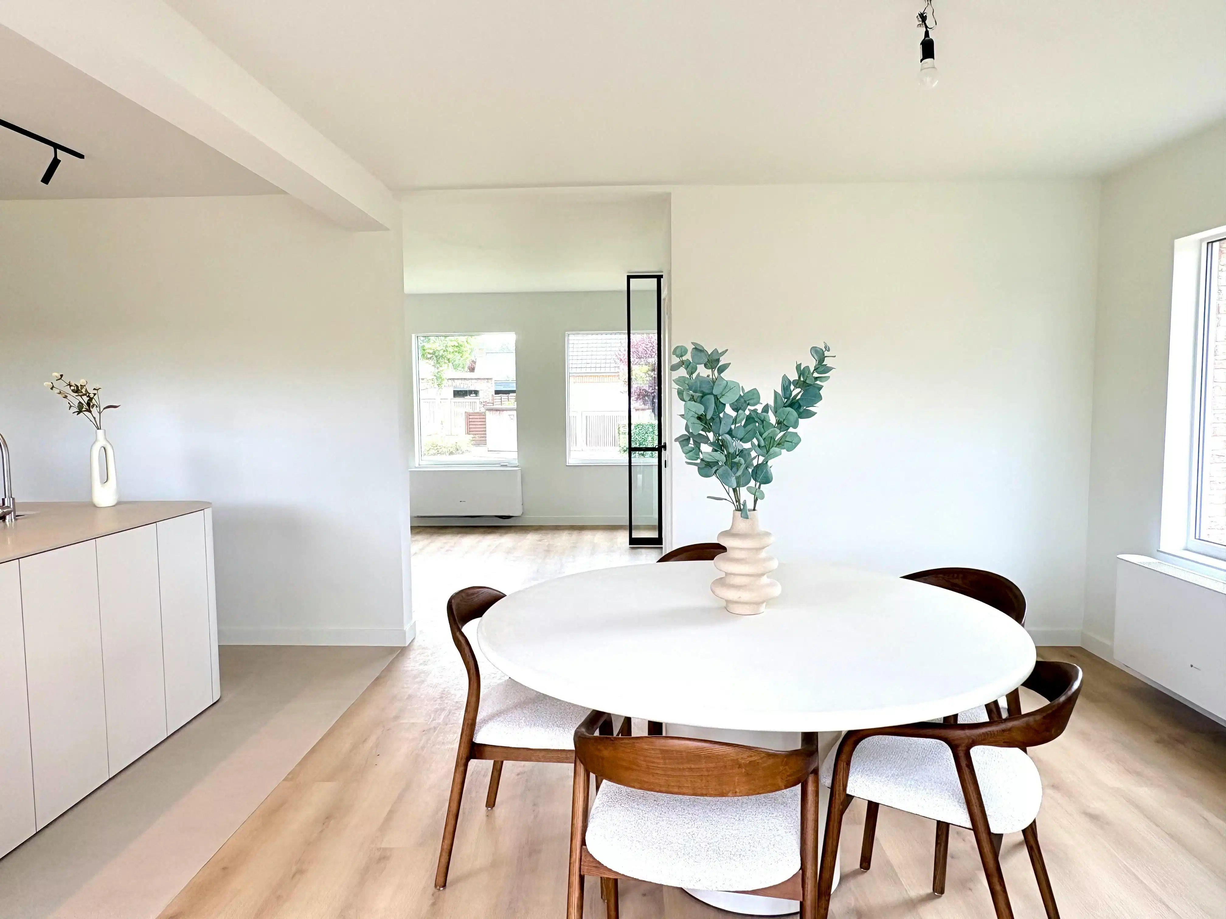 Recent gerenoveerd huis met 3 kamers te koop in Deerlijk foto 6