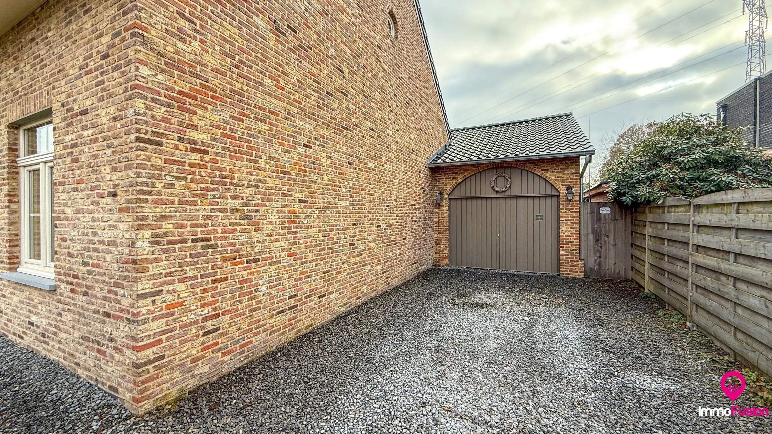 Zeer ruim wonen met 5 slpks en rustig gelegen! foto 45