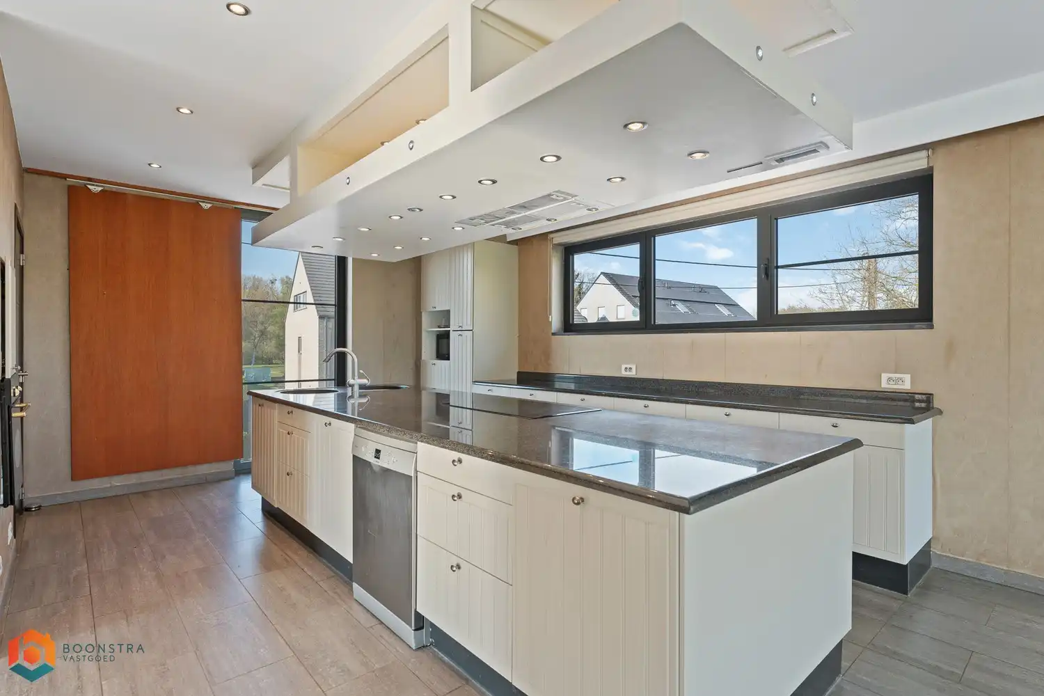 Handelspand met woonst en ruime parking op een perceel van 2592 m² te Rotselaar foto 14