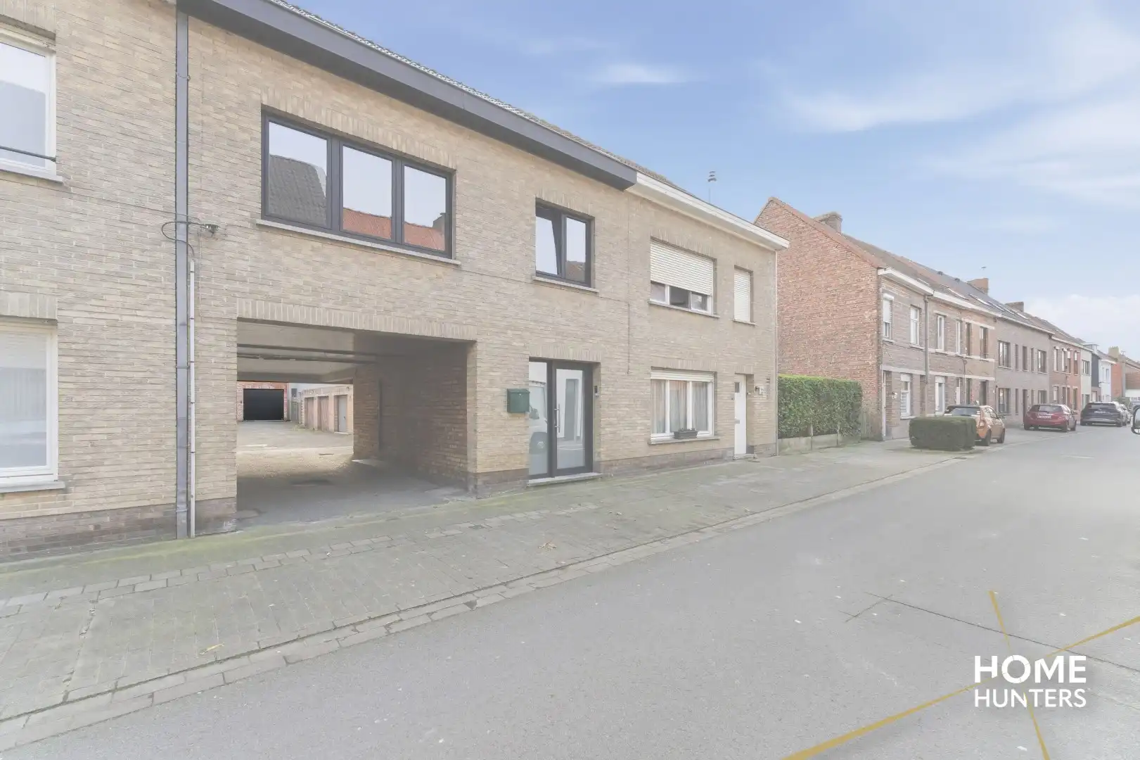 Instapklare gezinswoning met 4 slaapkamers, garage en uitweg te Sint-Kruis! foto 20