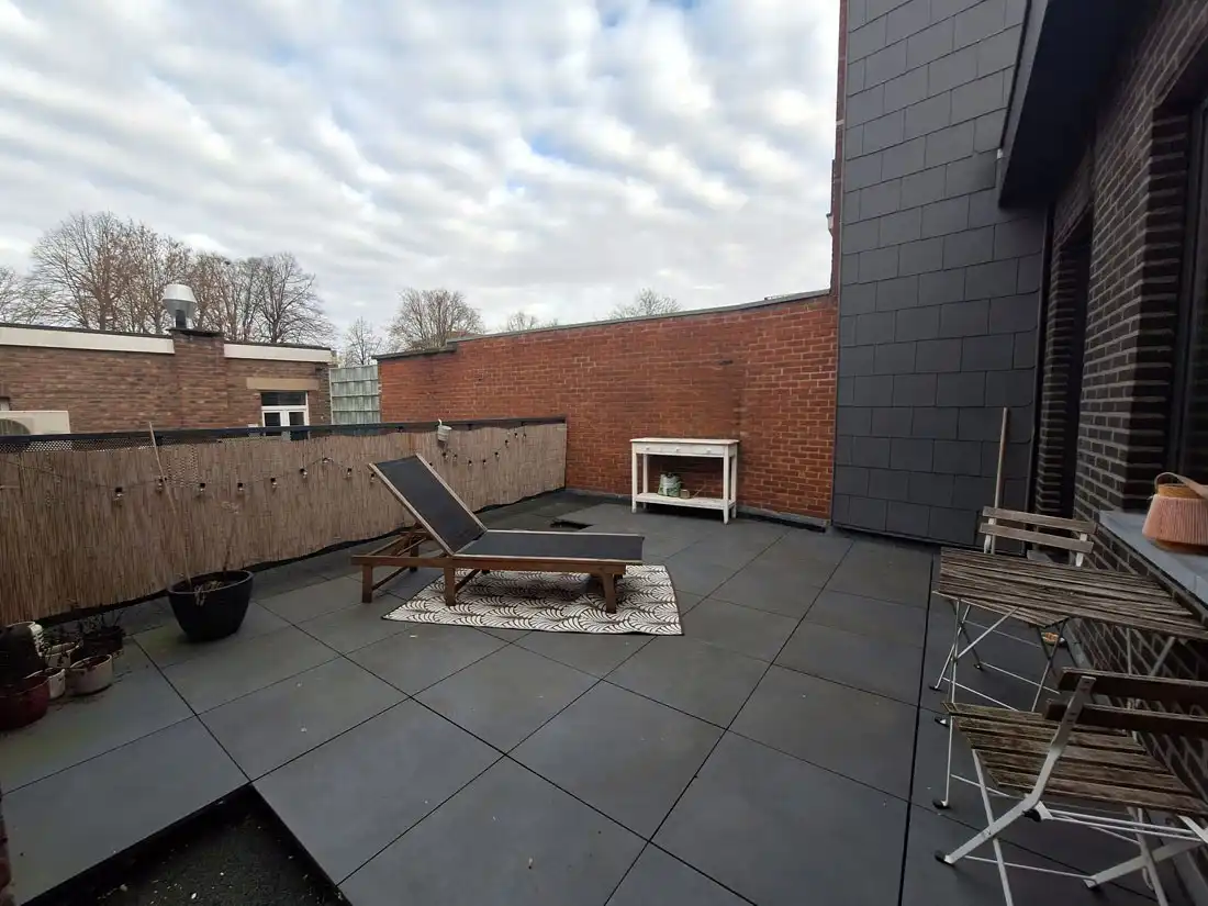 Stijlvol gerenoveerd appartement te Tongeren foto 16