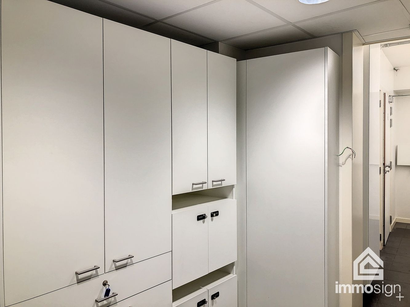 Ruime kantoorruimte met aanpalend bankcontact in het centrum van Kaulille! foto 14