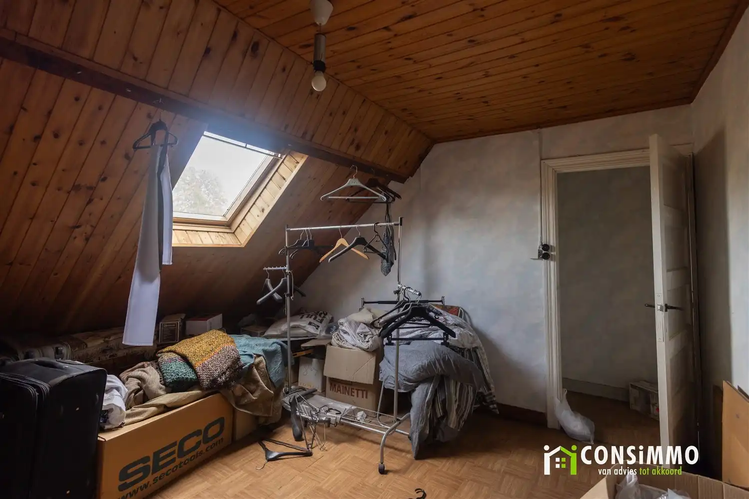 Te renoveren gezinswoning met 4 slaapkamers, tuin en garage in Genk-Zwartberg foto 21