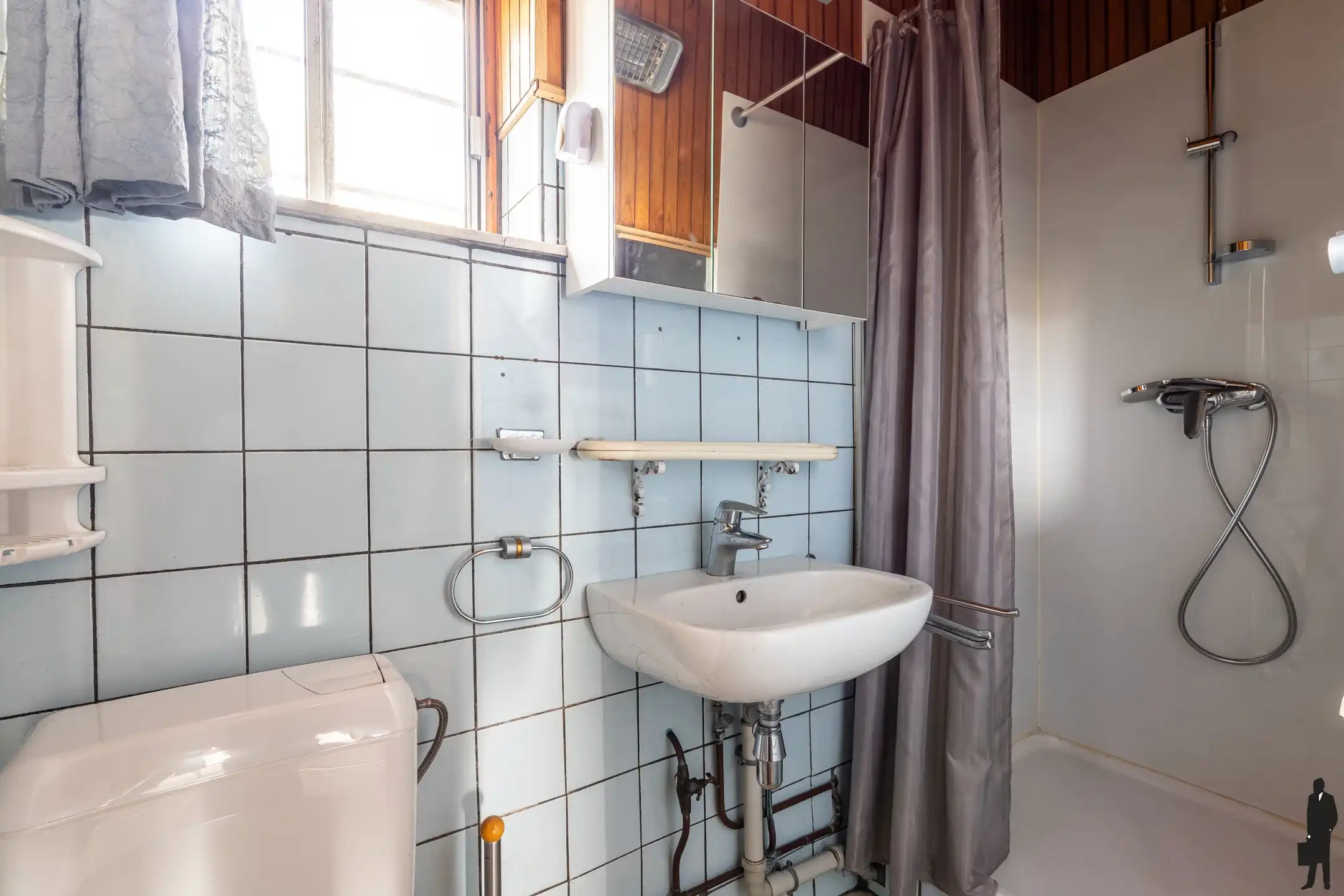 Totaalrenovatie: woning met potentieel i/h hart van 's Gravenwezel foto 6