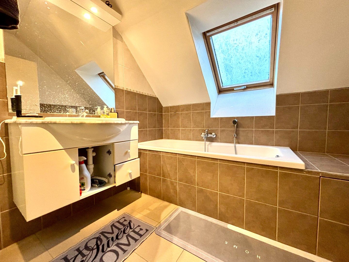 APPARTEMENT MET 2 RUIME SLPKS EN GUNSTIG EPC foto 7