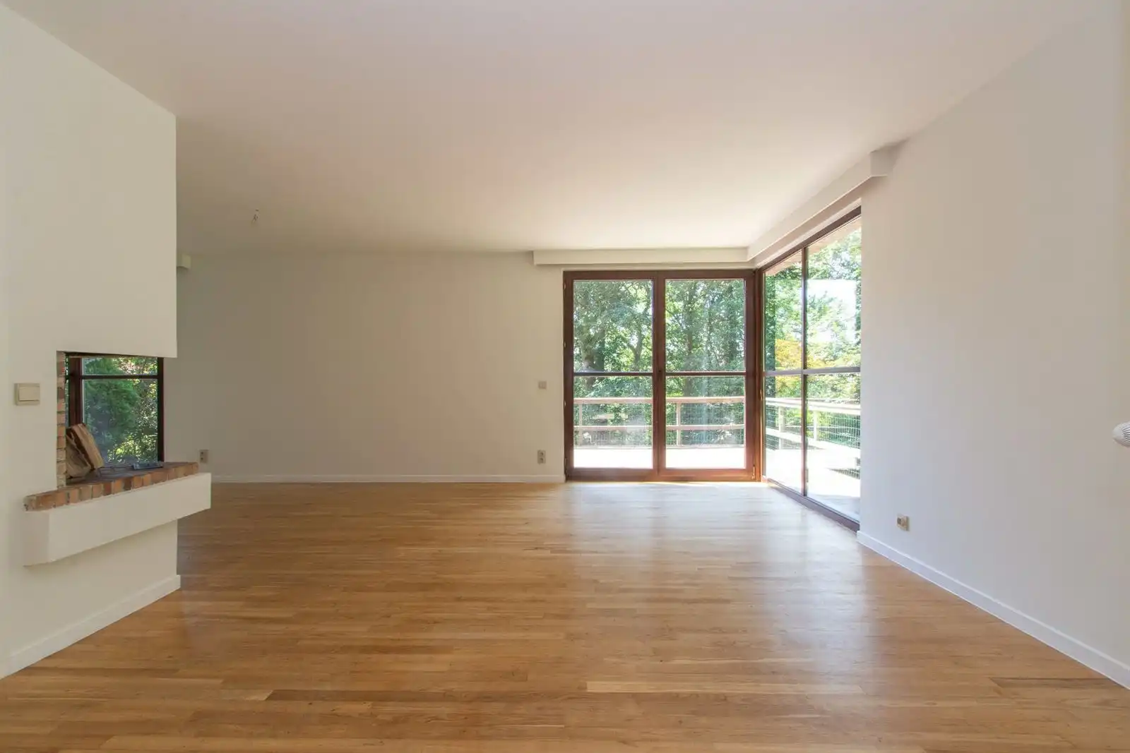 Villa met 3 slaapkamers, garage en mooie tuin foto 4