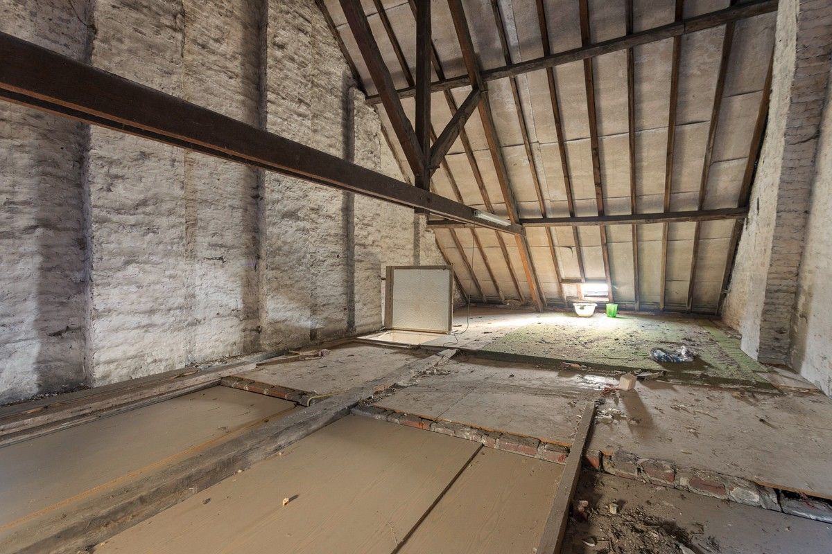 Te renoveren OFFICIERSWONING op toplocatie te Brugge foto 24