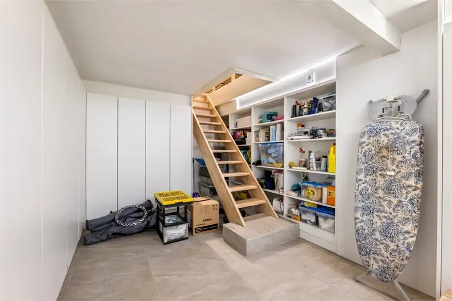 RUIME GERENOVEERDE WONING OP EEN ZEER GOEDE LOCATIE foto 32