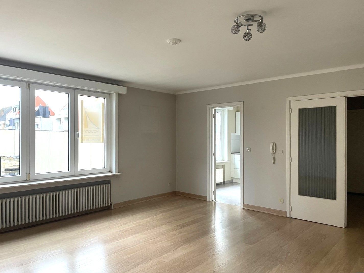 Verzorgd appartement gelegen aan de mark in Heist foto 4